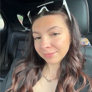 Meet your Posher, Angelica